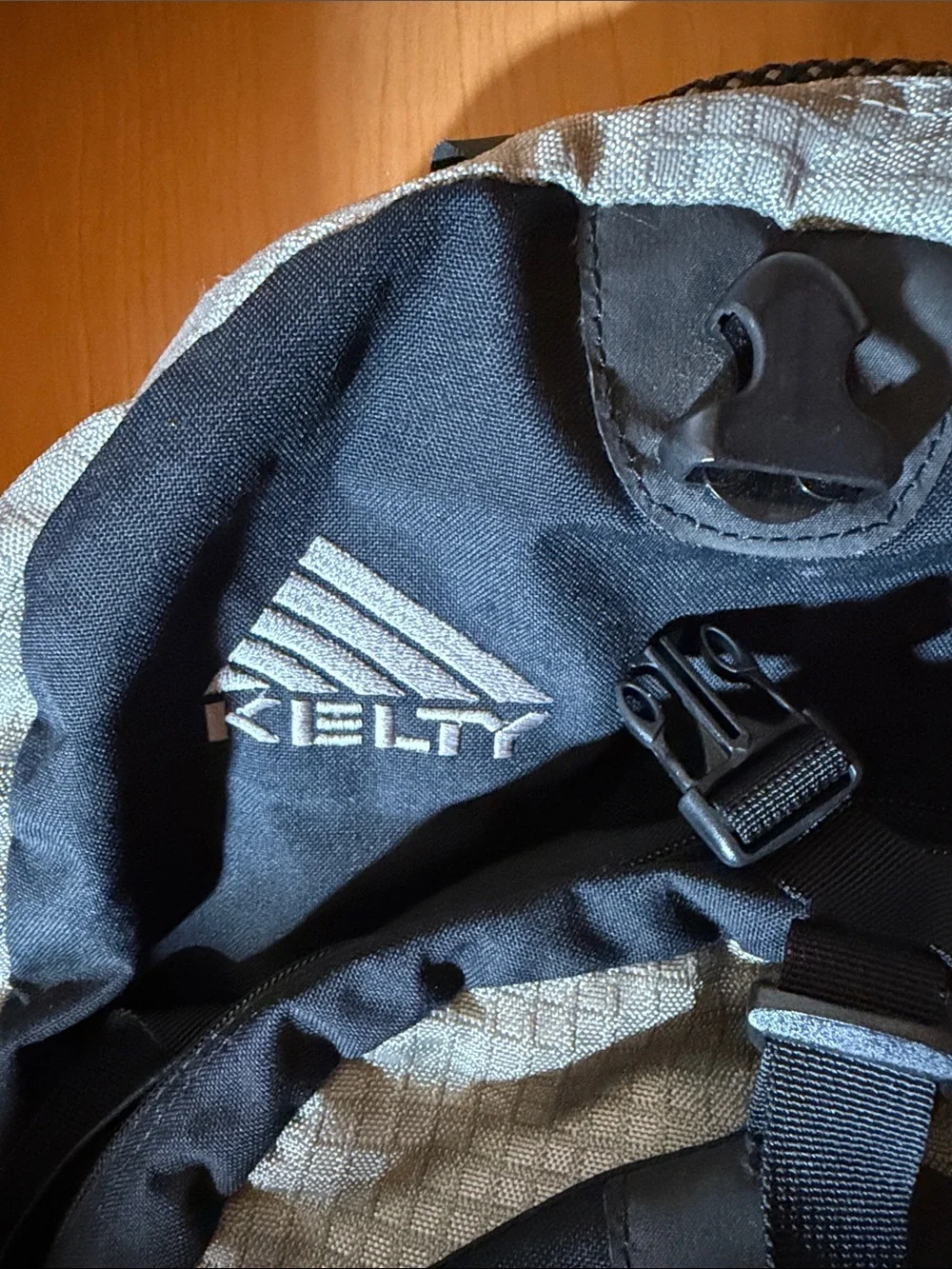 Kelty Blanca 18L Black & Gray Daypack   Title: Kelty Blanca 1900